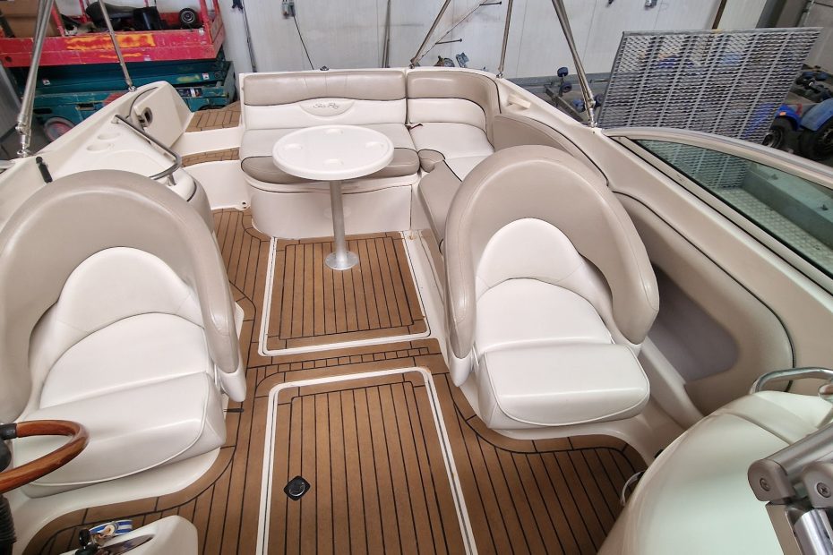 Sea Ray 240 Sun Deck 21